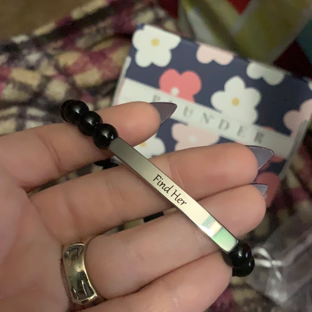 Black beaded stretchy bracelet